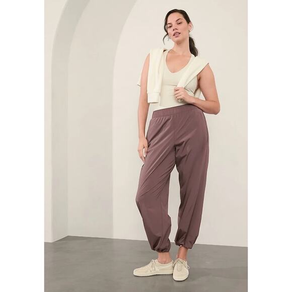 Athleta NEW Rise Pants Street Style Mid-Rise Relaxed Fit Women’s Size M/Tall - Picture 1 of 11